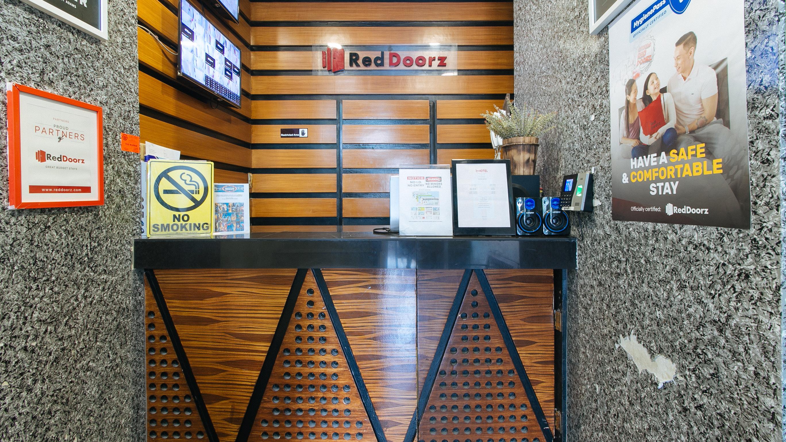 Reddoorz Near Quiapo Church מנילה מראה חיצוני תמונה