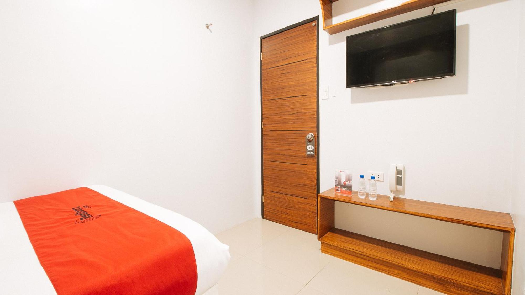 Reddoorz Near Quiapo Church מנילה מראה חיצוני תמונה